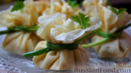 Блинные мешочки с курицей, грибами и сыром 100г